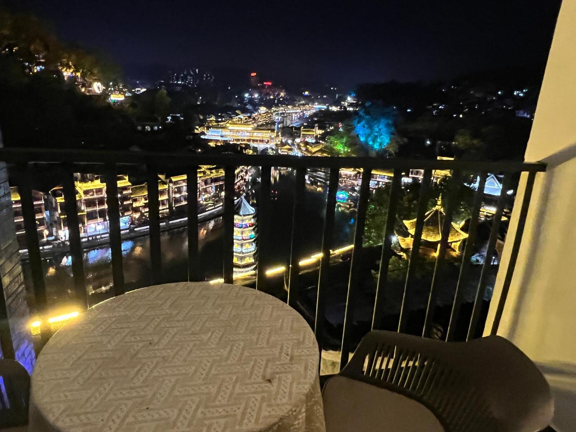 Phoenix Best River View B&B Fenghuang Exterior photo
