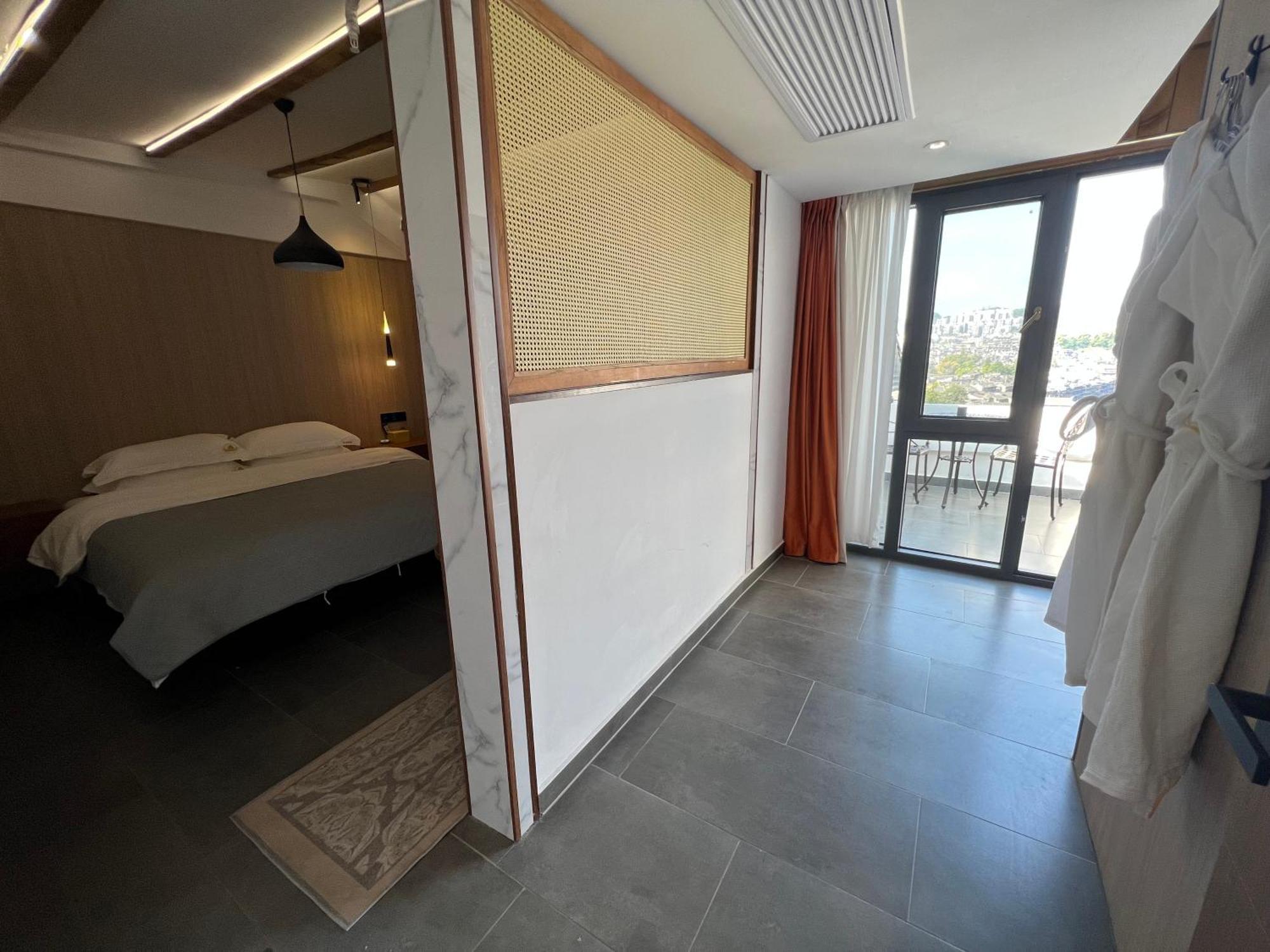 Phoenix Best River View B&B Fenghuang Exterior photo